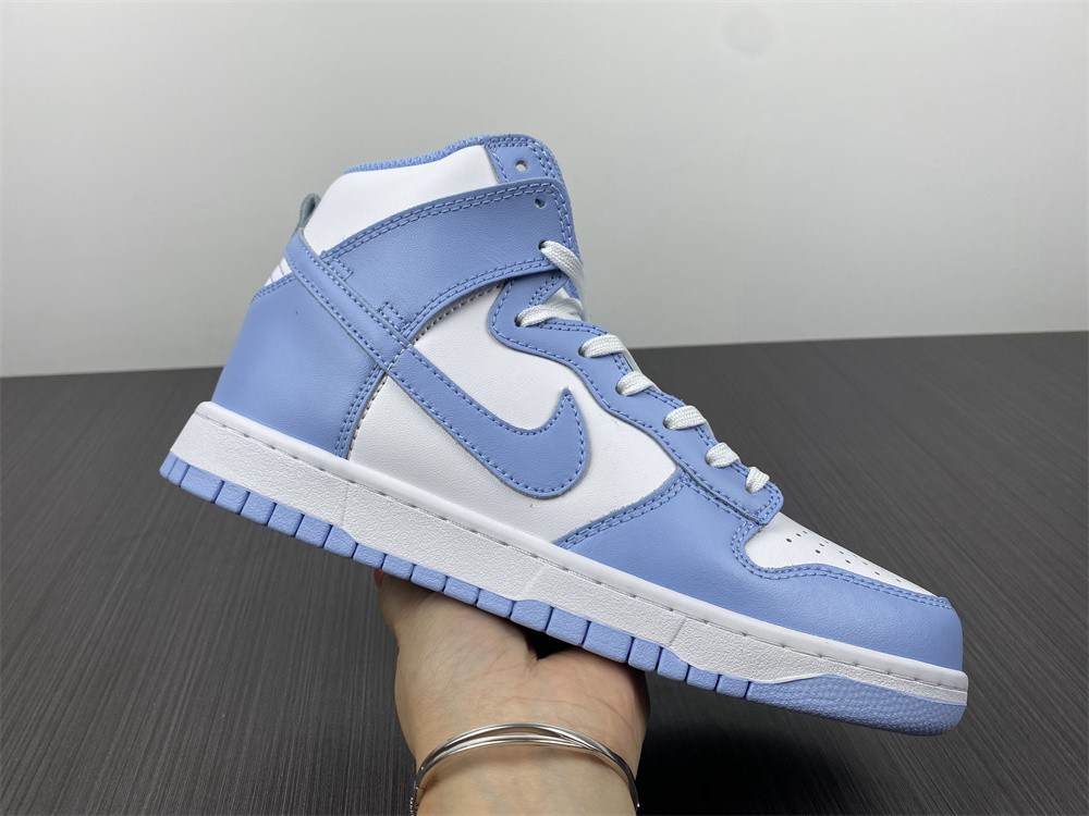Nike Dunk High  DD1869-107